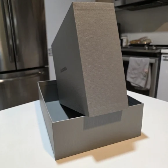 Balenciaga Gray Box and ribbon - Picture 2 of 5